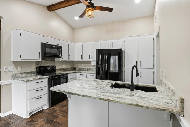 Building Photo - 8219 N Ridgebrook Dr
