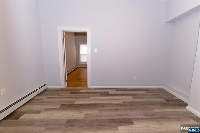 Building Photo - 154 Undercliff Ave
