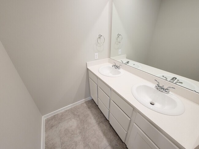 Building Photo - 2905 Terrace Grove Dr