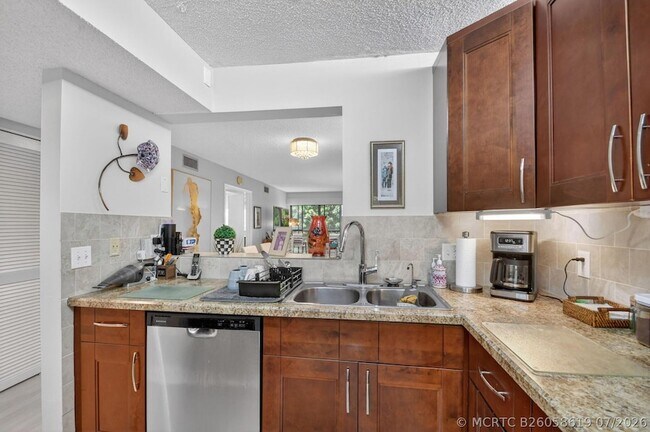 Building Photo - 10173 Mangrove Dr