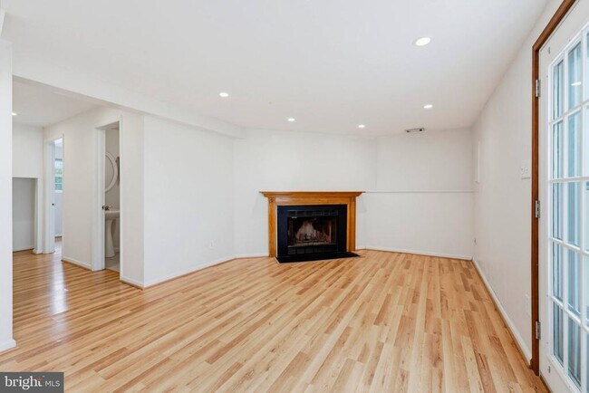 Building Photo - 10305 Bridgetown Pl