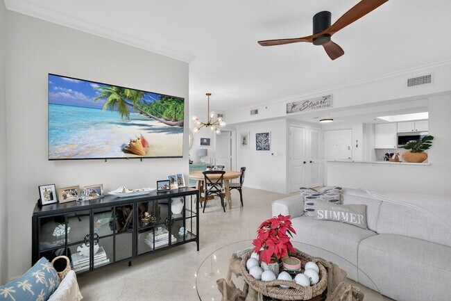 Building Photo - 675 NW Flagler Ave