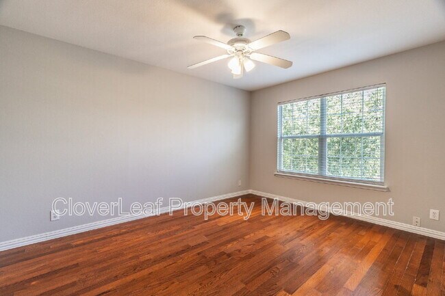 Building Photo - 106 Red Willow