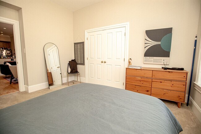 Building Photo - Charming 2BR Condo in Logan Circle