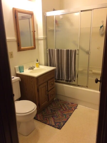 Building Photo - 1220 W Packard St