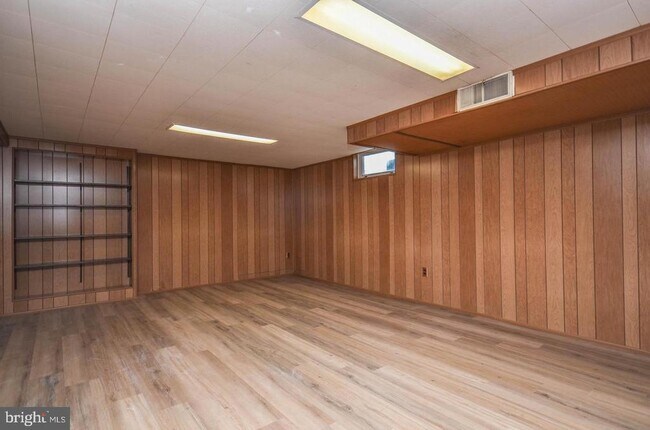 Building Photo - 4426 Hallet St