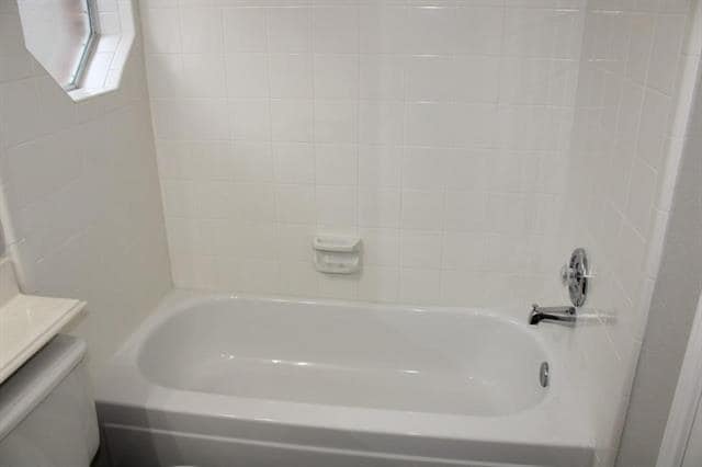 Building Photo - 6213 Covington Dr