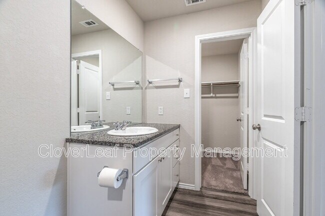 Building Photo - 10214 Robbins Grove