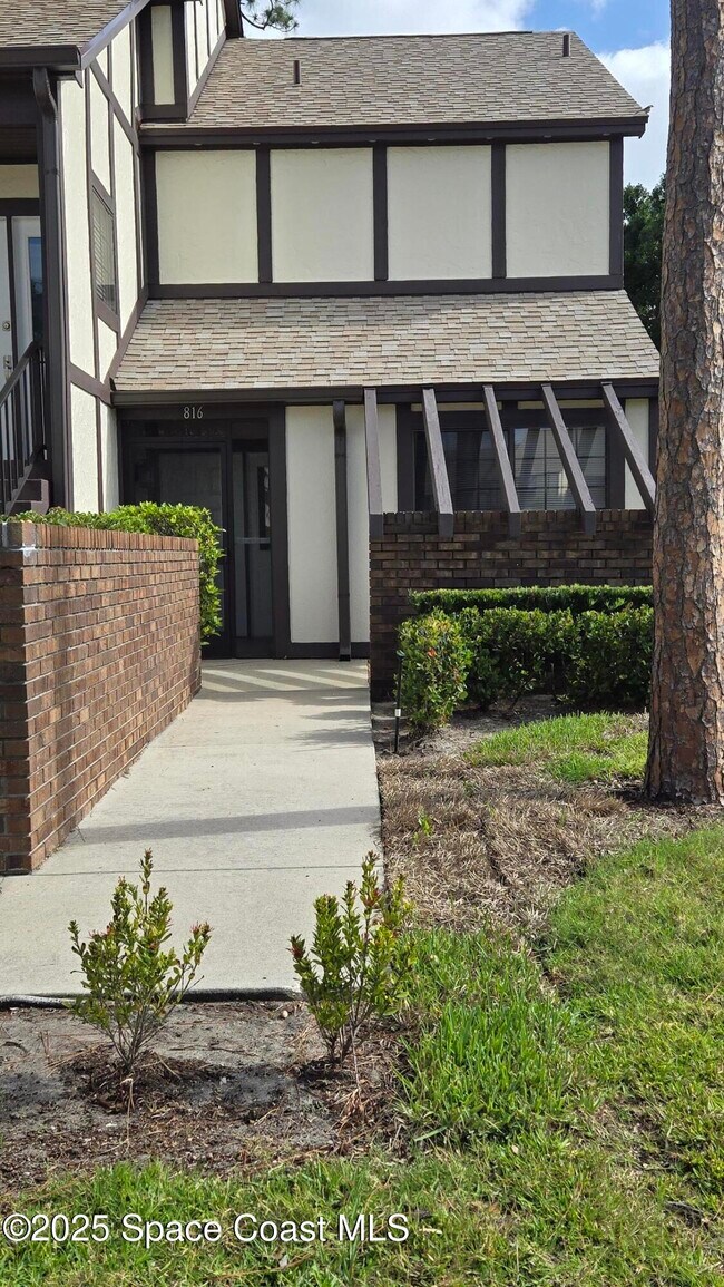 Building Photo - 816 Greenwood Manor Cir