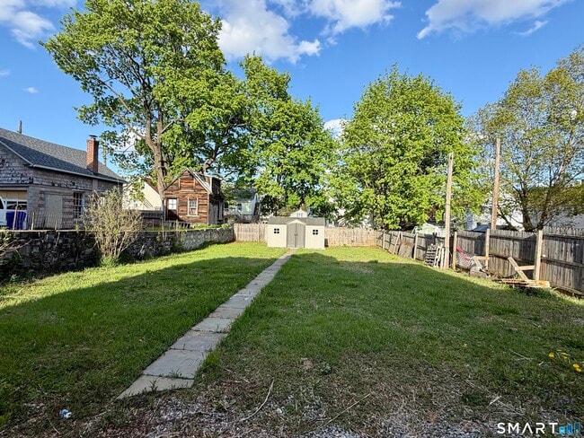 Building Photo - 163 Beechwood Ave