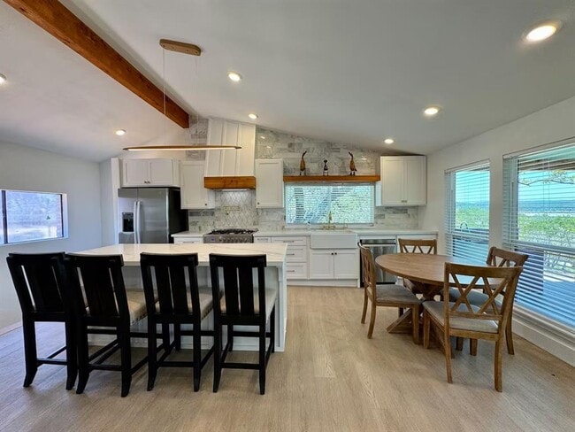 Building Photo - 17210 W Beach Rd