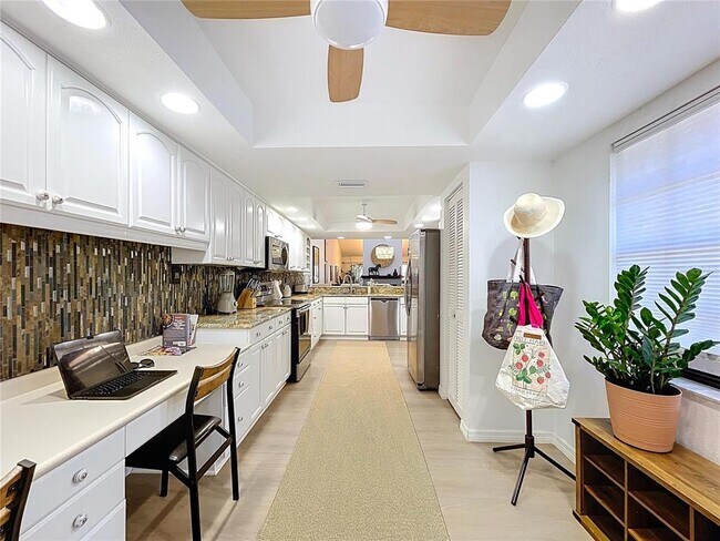 Building Photo - 4646 La Jolla Dr