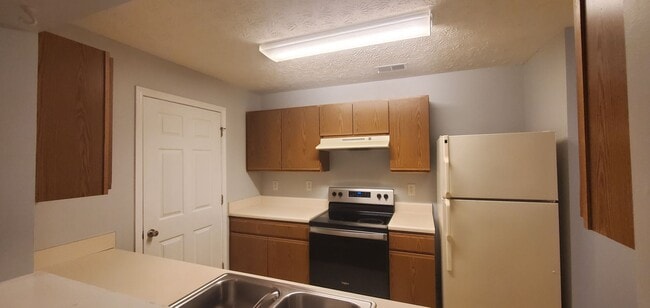 Building Photo - Open House on  Spacious Condo