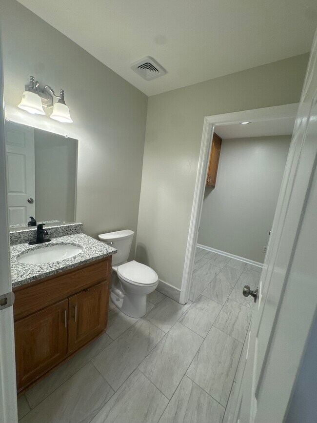 Building Photo - 2322 Magna Carta Pl SW