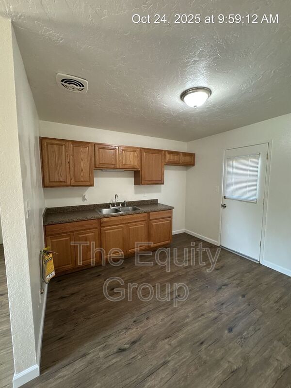 Building Photo - 149 N Castle Rock St