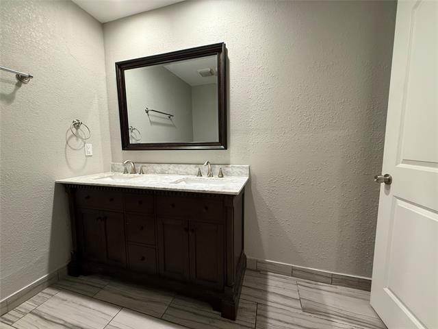 Building Photo - 1920 N Floyd Rd