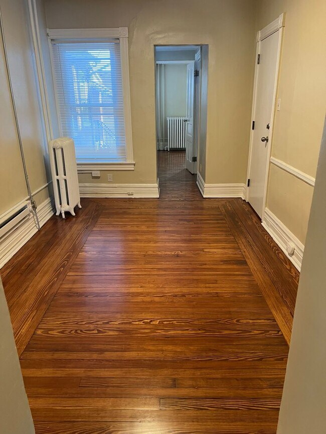 Building Photo - 718-718 Washington St