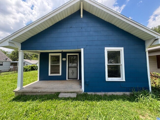 Primary Photo - Recently Remodeled 3 bedroom 1 bath home!