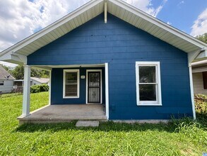 Building Photo - Recently Remodeled 3 bedroom 1 bath home!