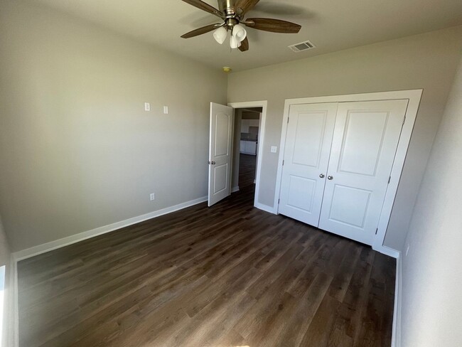 Building Photo - Brand New 3 BR/2 BA Home in Corsicana!