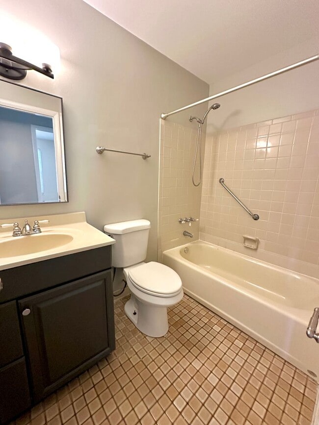 Building Photo - 6530 Pine Cone Dr