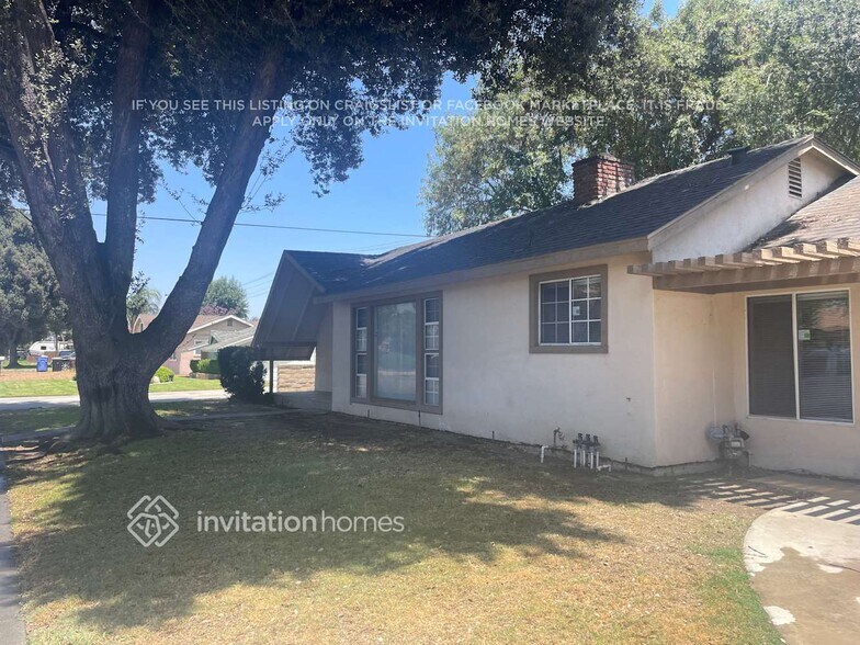Building Photo - 6990 Malibu Dr