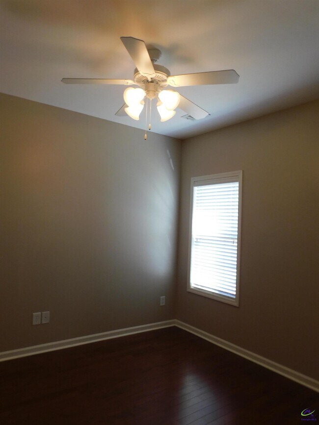 Building Photo - 703 Post Oak Way