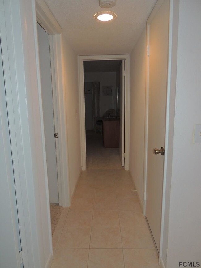 Building Photo - 13 Broadmore Cir