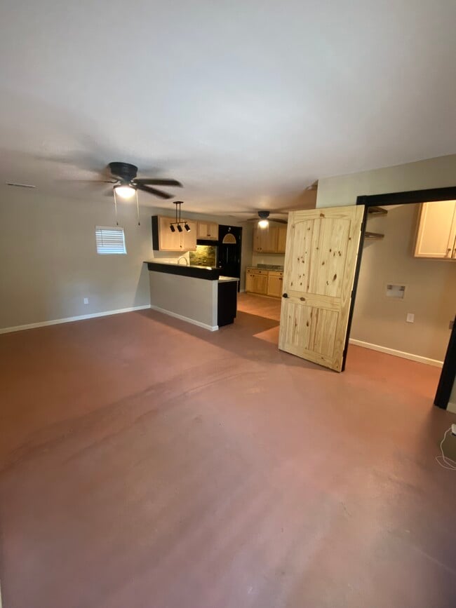 Building Photo - 3540 N Foster Dr