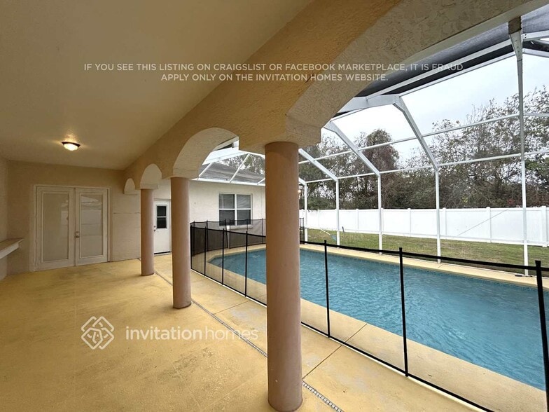 Building Photo - 200 Seven Oaks Dr