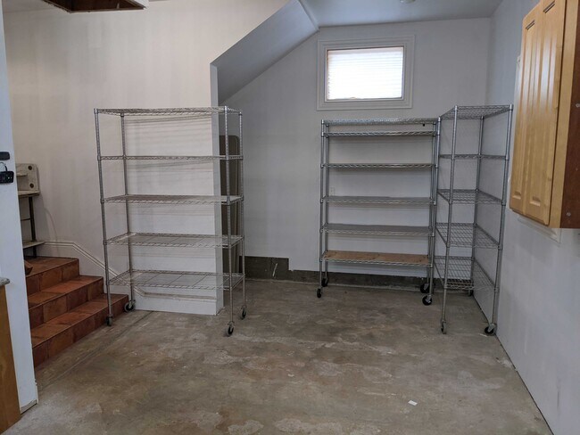 Building Photo - 2912 21st Ave