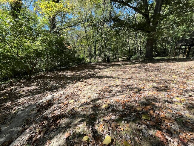 Building Photo - 2205 Ridgecrest Dr