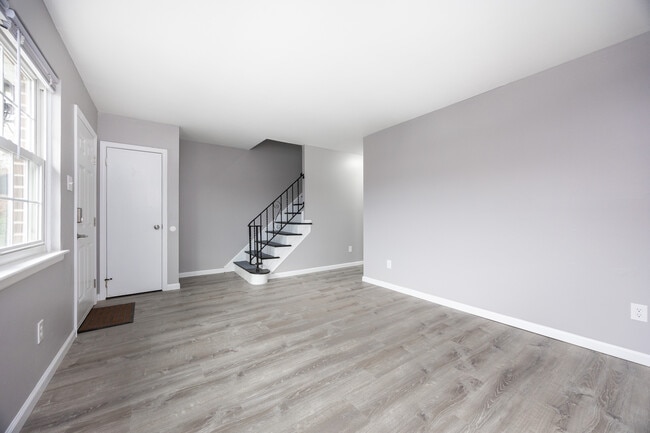 Building Photo - 1114 Bayless Pl