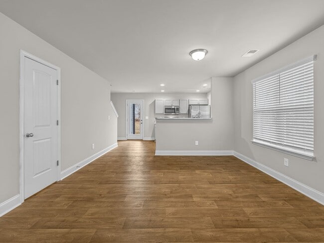 Building Photo - Charming two bedroom two and a half bathroom ready for you to call home!