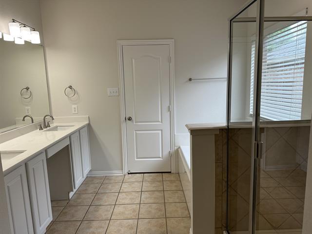 Building Photo - 2820 Cascade Cove Dr