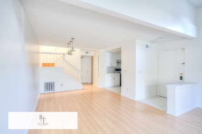 Building Photo - 15748 Tetley St