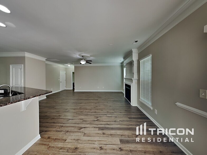 Building Photo - 1804 Hoosac Dr