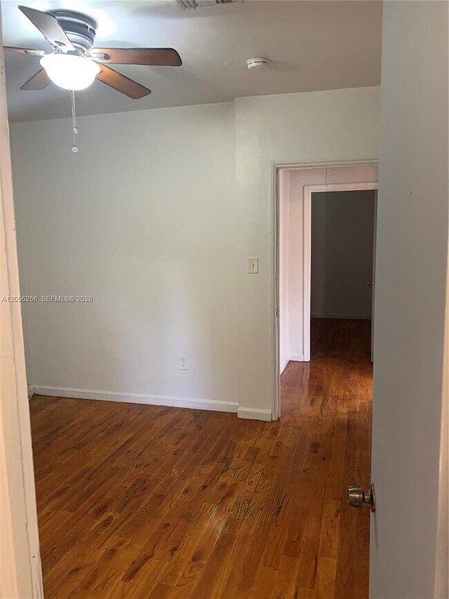 Building Photo - 1806 Funston St