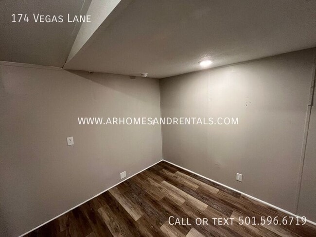 Building Photo - 174 Vegas Ln