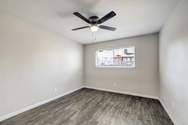 Building Photo - 2322 Dunlavy St