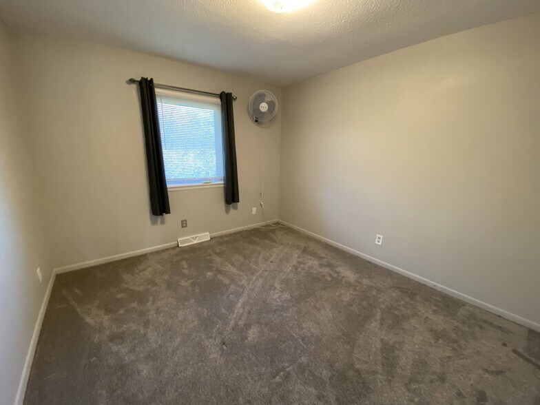 Building Photo - 3310 SE 5th St