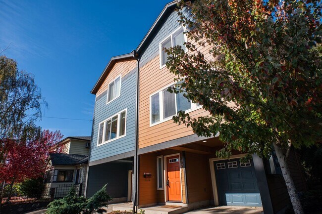 Building Photo - STILL AVAILABLE! Special: Only $500 Securi...