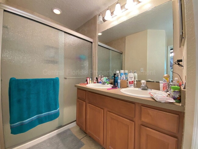 Building Photo - 4417 Waterside Pointe Cir