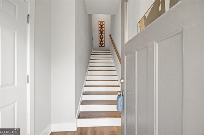 Building Photo - 2030 Main St NW