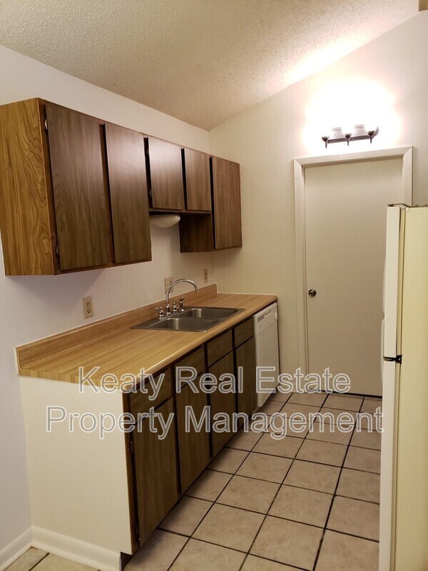 Building Photo - 509 Fox Run Ave