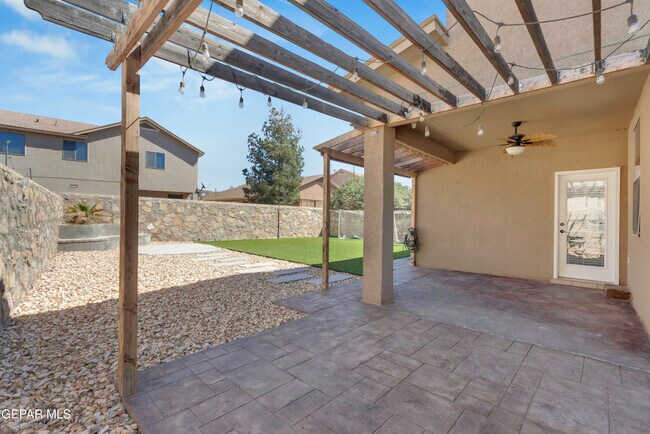 Building Photo - 11512 Robert Lennox Dr