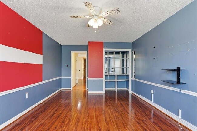 Building Photo - 14 Sandy Pond Ct