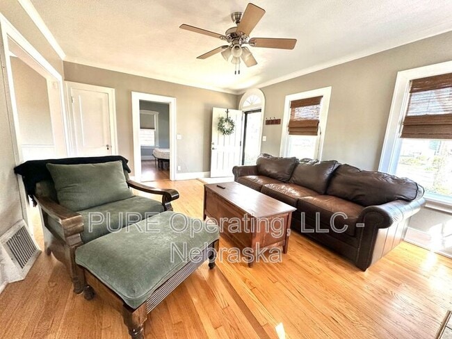 Building Photo - 5011 Miami St