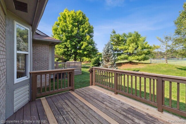 Building Photo - 22837 Woodcreek Dr