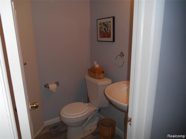 Building Photo - 2130 Wickham St